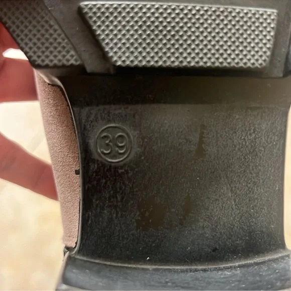 Free People NWOB Brooks Chelsea Stylish Tan Boots with Black Soles size 39👢😍 - Picture 5 of 7